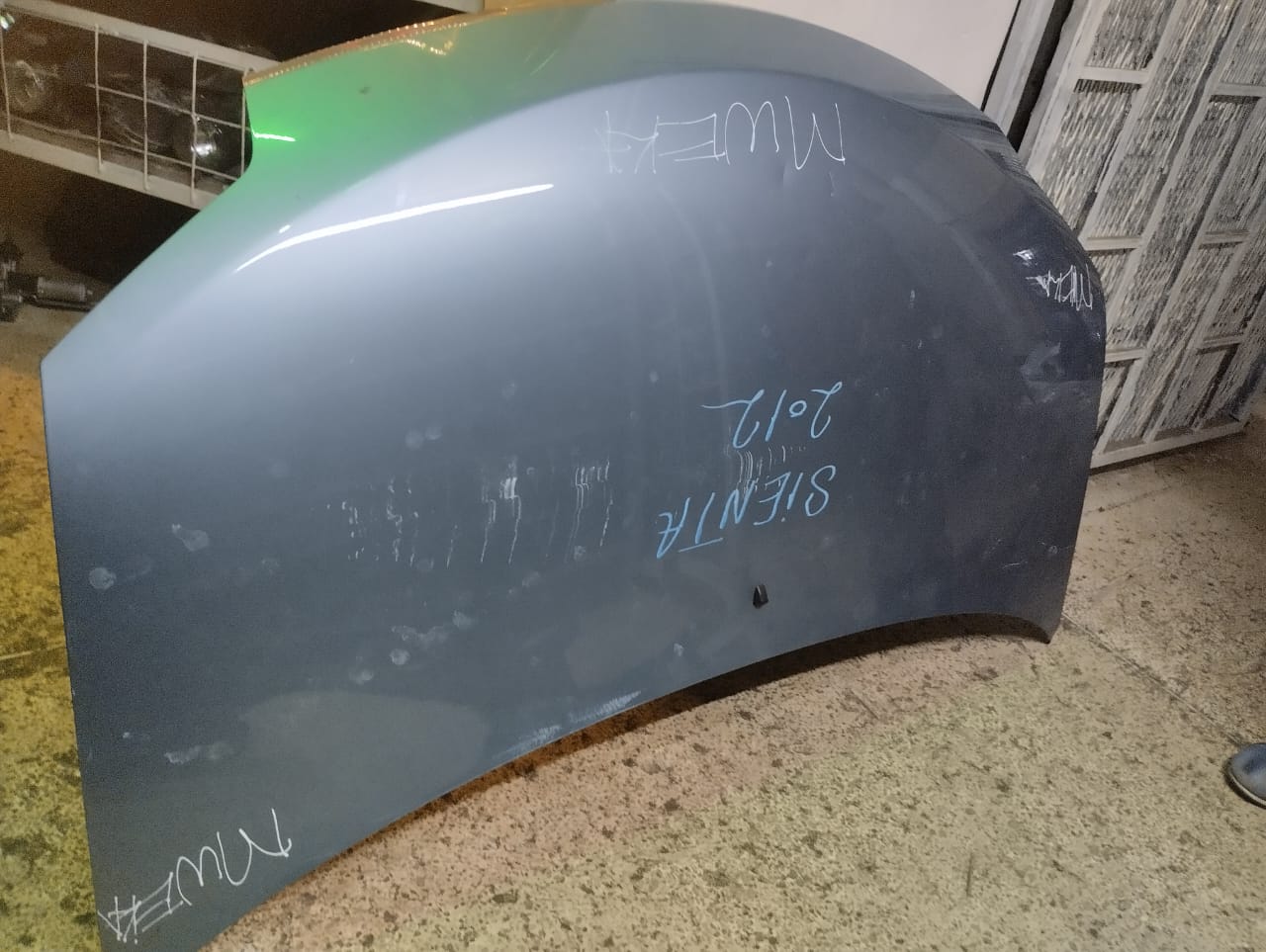 Toyota Sienta 2012 Ex Japan Bonnet/Hood